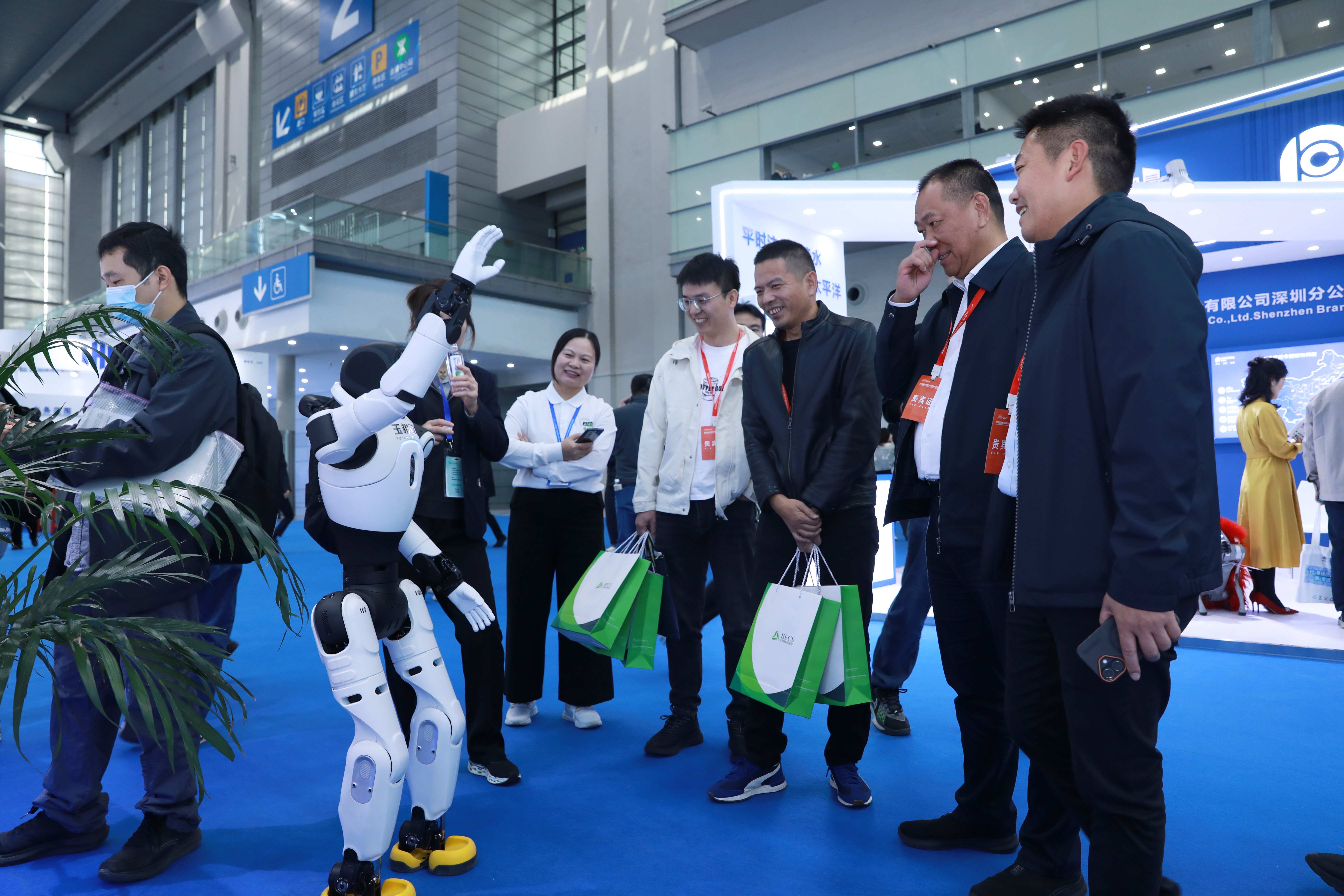 玉樹智能閃耀2025深圳市容環(huán)境產(chǎn)業(yè)博覽會,引領(lǐng)智慧城市發(fā)展新風(fēng)向 玉樹智能閃耀2025深圳市容環(huán)境產(chǎn)業(yè)博覽會,引領(lǐng)智慧城市發(fā)展新風(fēng)向