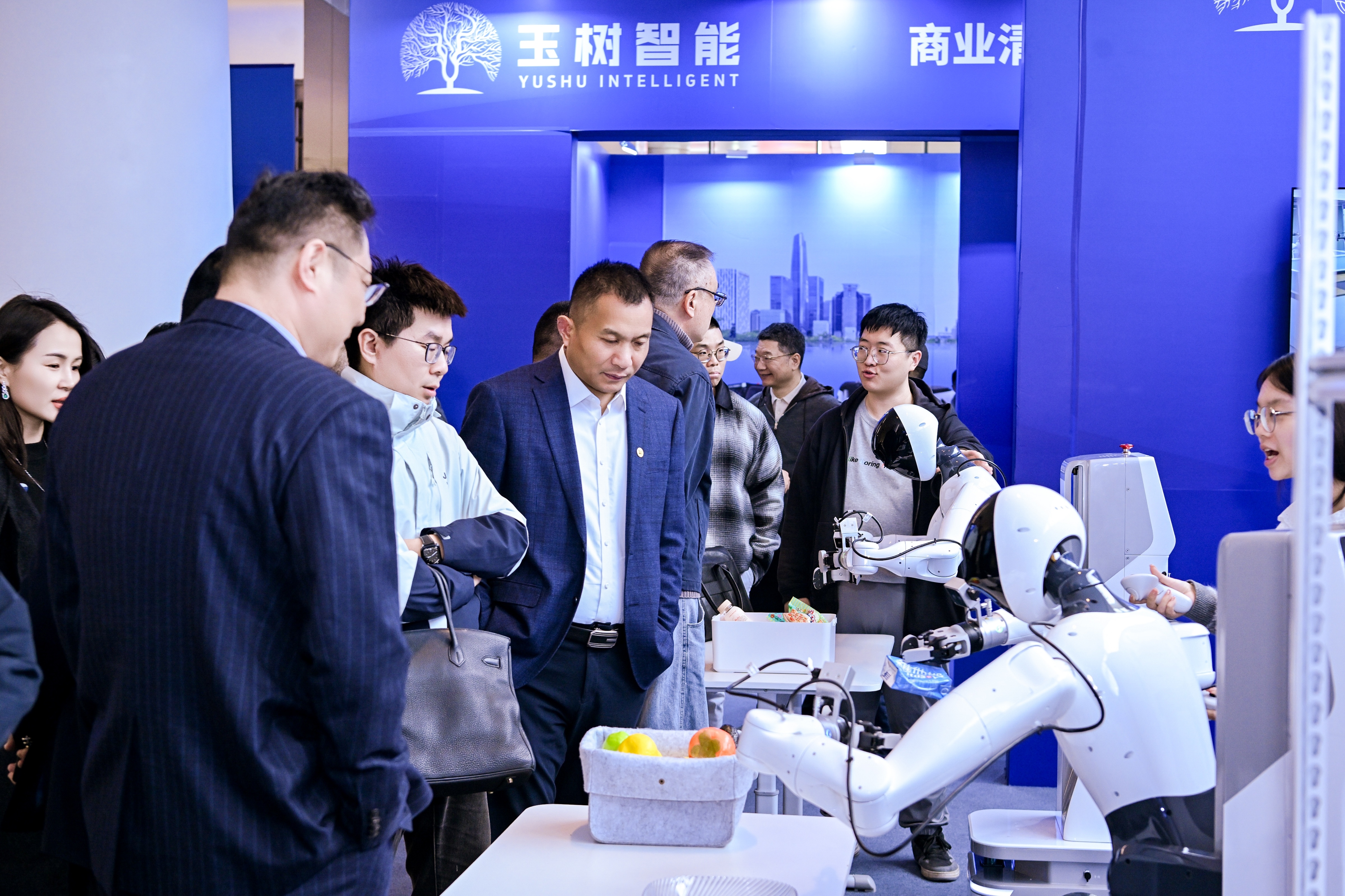 29載積淀啟新程,擁抱人機(jī)共生新航向—玉禾田集團(tuán)&玉樹機(jī)器人二十九載戰(zhàn)略轉(zhuǎn)型發(fā)展大會(huì)圓滿召開 29載積淀啟新程,擁抱人機(jī)共生新航向—玉禾田集團(tuán)&玉樹機(jī)器人二十九載戰(zhàn)略轉(zhuǎn)型發(fā)展大會(huì)圓滿召開